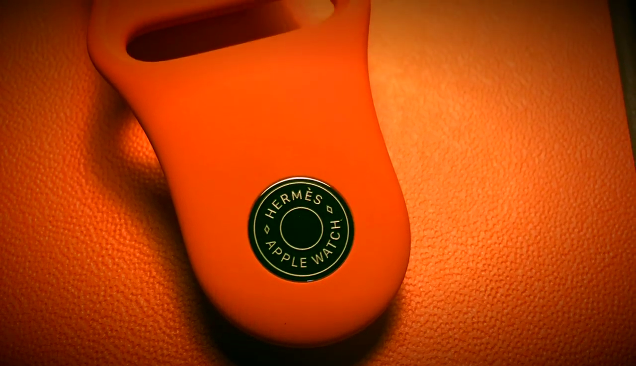 ついに発売「Apple Watch Hermès Series 2」！ステンレススチールケース×ヴォー・バレニア（フォーヴ）シンプルトゥー