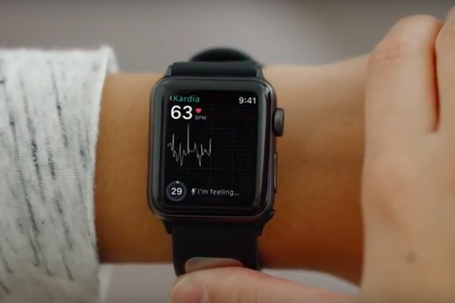 Apple Watchを心電図モニターに変えるバンド「KardiaBand」が米国で販売開始。FDA認証を受けた初めてのApple Watchバンドに