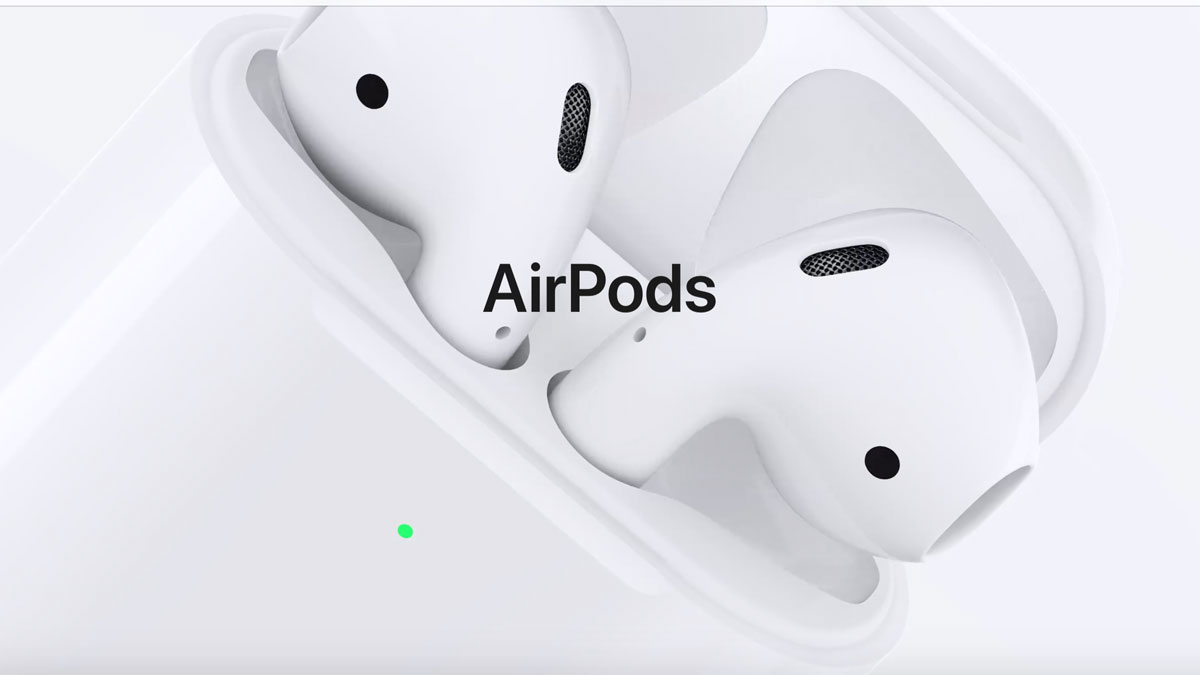 新型AirPods（エアポッズ）が登場！ワイヤレス充電にタップなしのSiriが利用可能！初代にも対応したワイヤレス充電ケースも | Apple
